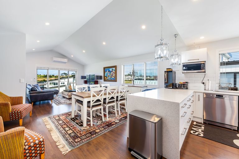 Photo of property in 97 Voyager Drive, Gulf Harbour, Whangaparaoa, 0930