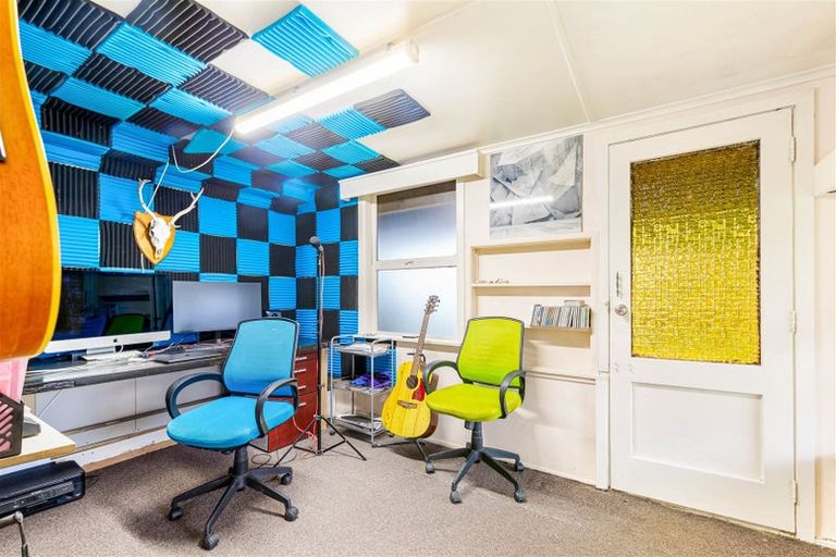 Photo of property in 11 Selwyn Avenue, Glen Eden, Auckland, 0602