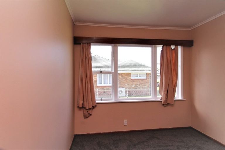 Photo of property in 48 Sunnyside Crescent, Papatoetoe, Auckland, 2025