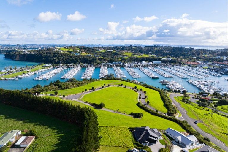 Photo of property in 7 Waimaki Way, Gulf Harbour, Whangaparaoa, 0930