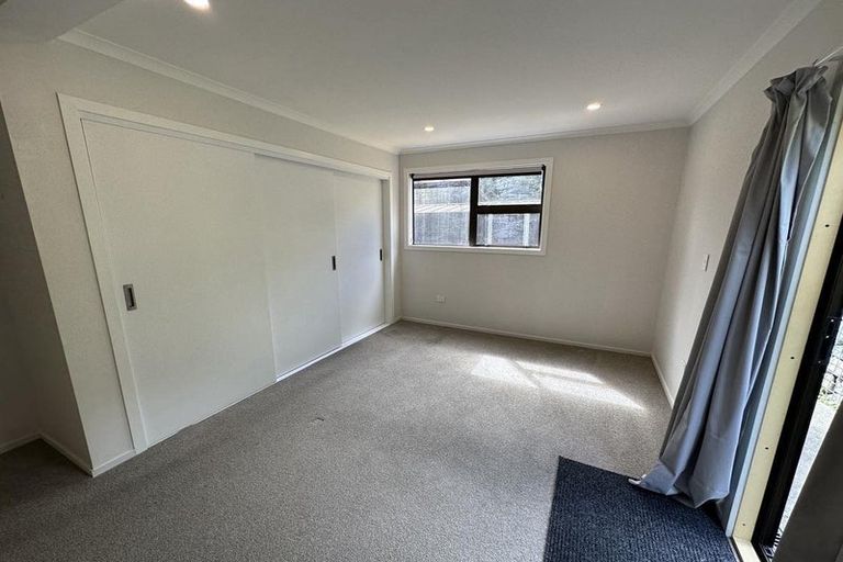 Photo of property in 11a Poneke Drive, Waikanae, 5036