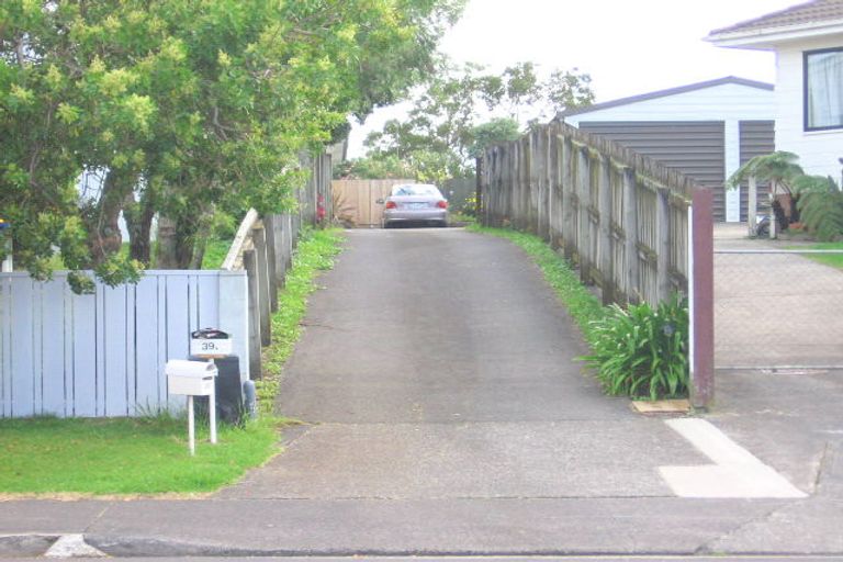 Photo of property in 1/39 Solar Road, Glen Eden, Auckland, 0602
