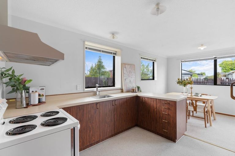 Photo of property in 6a Rolfe Place, Bishopdale, Christchurch, 8053