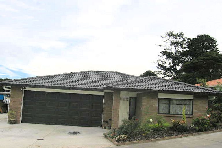 Photo of property in 19 Shah Place, Glen Eden, Auckland, 0602