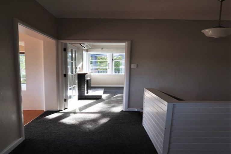 Photo of property in 10 Lucknow Terrace, Khandallah, Wellington, 6035