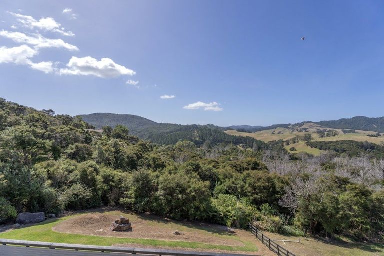 Photo of property in 112 Centennial Drive, Whitianga, 3510