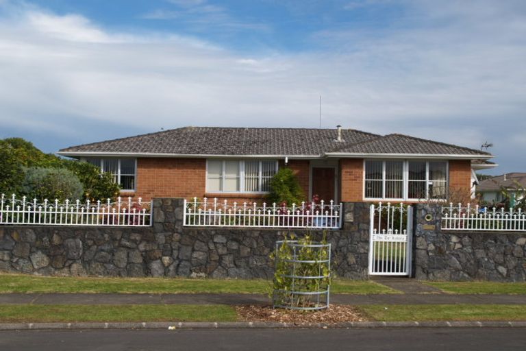 Photo of property in 48 Steven Street, Mangere East, Auckland, 2024