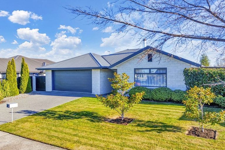Photo of property in 6 Highgate Drive, Rangiora, 7400