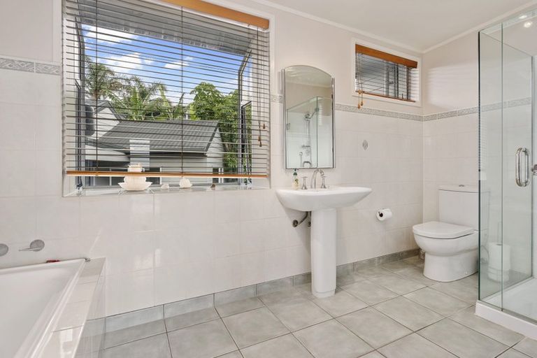 Photo of property in 7 Elizabeth Place, Mairangi Bay, Auckland, 0630