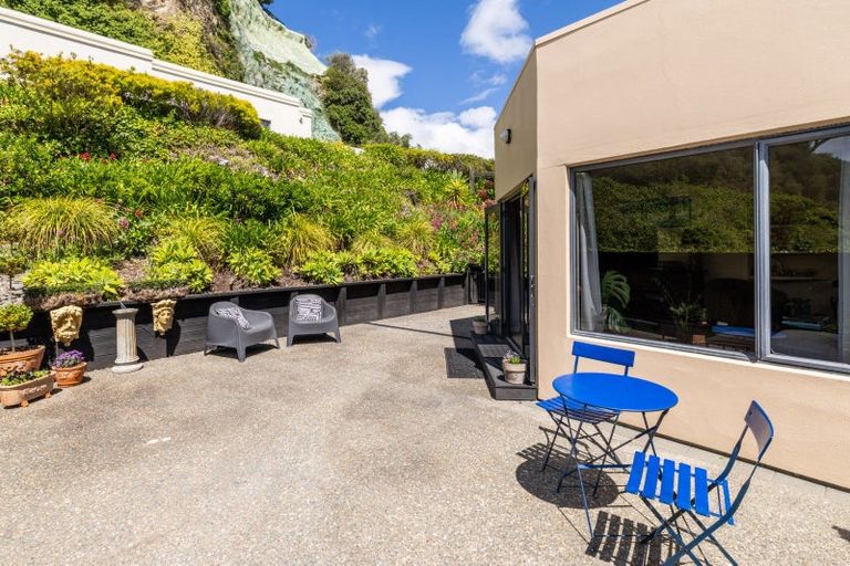 Photo of property in 145 Milton Road, Bluff Hill, Napier, 4110
