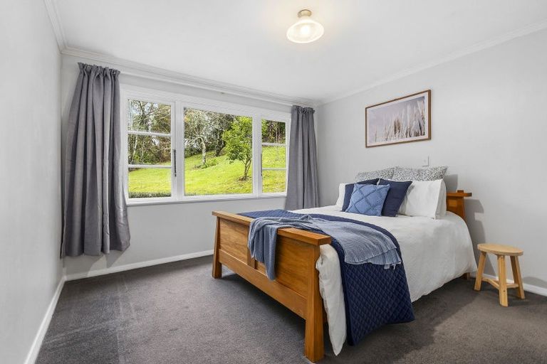 Photo of property in 5 Tui Terrace, Tawa, Wellington, 5028