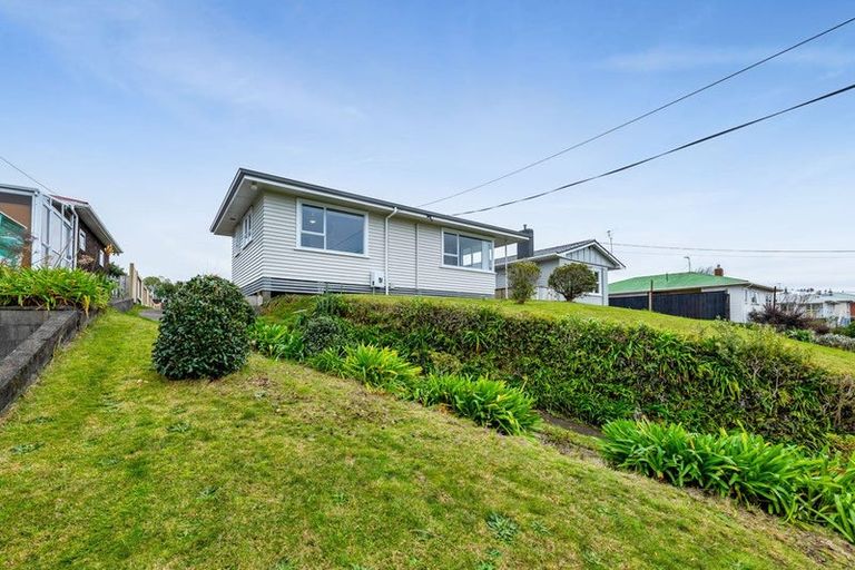 Photo of property in 62 Awanui Street, Merrilands, New Plymouth, 4312