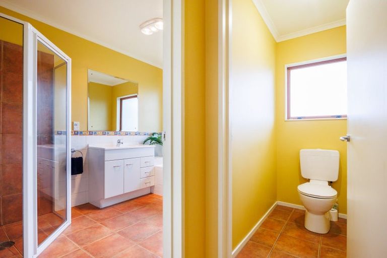 Photo of property in 25 Schnell Drive, Kelvin Grove, Palmerston North, 4414