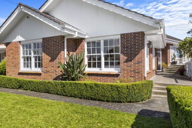 Photo of property in 39 Hillcrest Road, Hillcrest, Hamilton, 3216