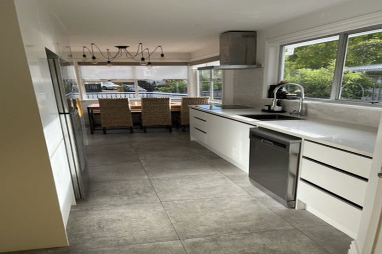 Photo of property in 78 Lantana Road, Green Bay, Auckland, 0604