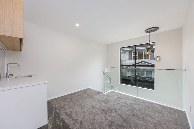 Photo of property in 94b Bond Crescent, Forrest Hill, Auckland, 0620