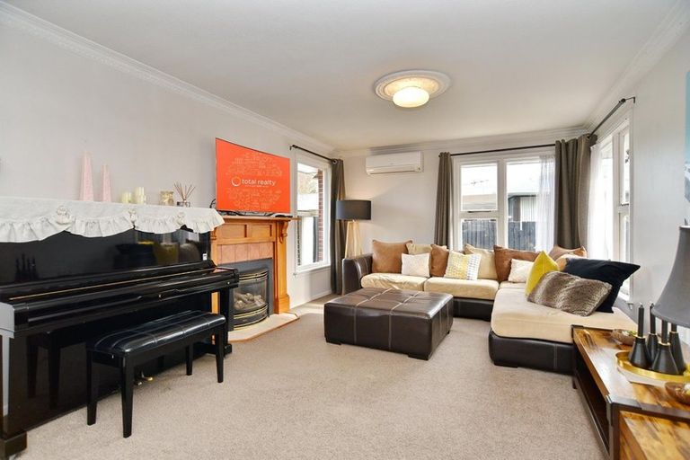 Photo of property in 321 Lake Terrace Road, Shirley, Christchurch, 8061