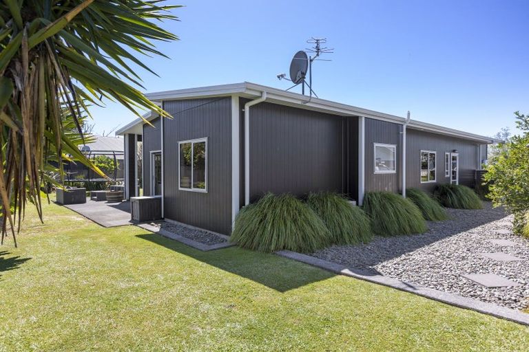 Photo of property in 518a Manutahi Road, Lepperton, New Plymouth, 4373