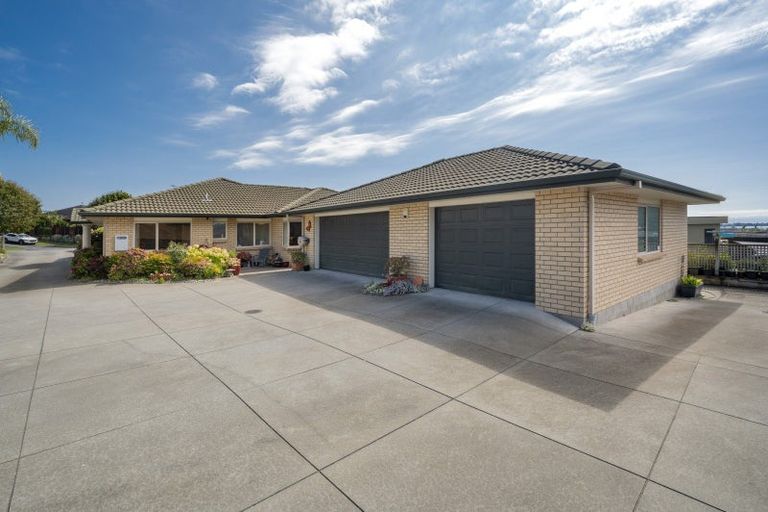 Photo of property in 12 Waterside Drive, Pyes Pa, Tauranga, 3112