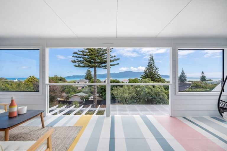 Photo of property in 17 Douglas Street, Paraparaumu Beach, Paraparaumu, 5032