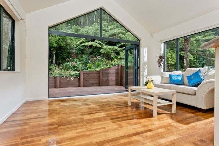 Photo of property in 98 Pemberton Avenue, Bayview, Auckland, 0629