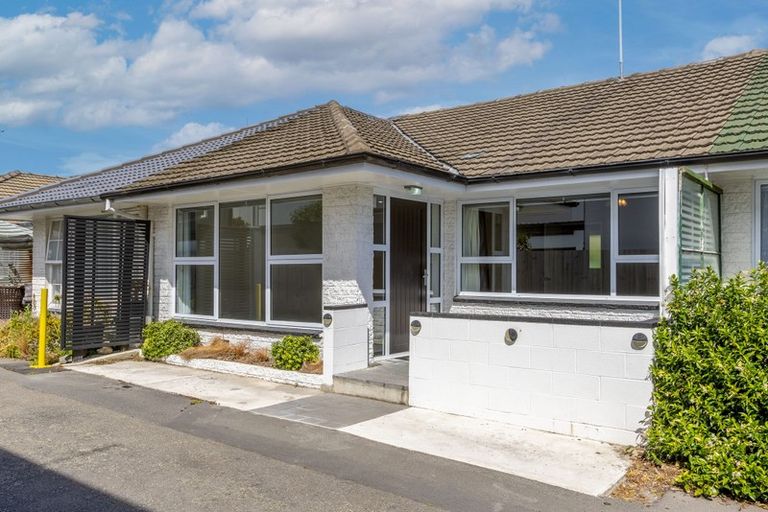 Photo of property in 2/990 Colombo Street, St Albans, Christchurch, 8014