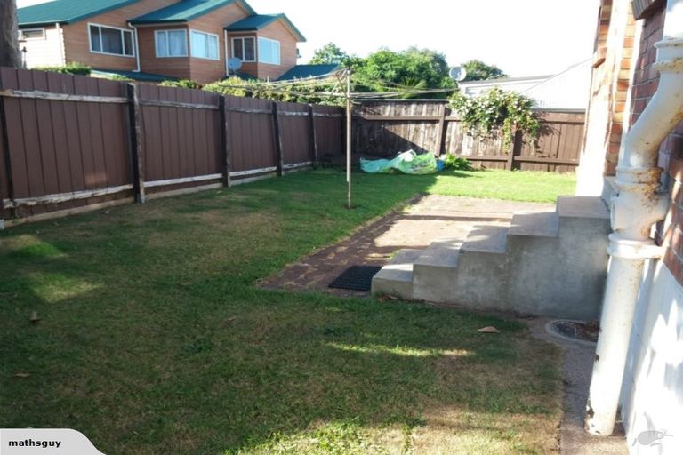 Photo of property in 1/3a Huapai Street, Onehunga, Auckland, 1061