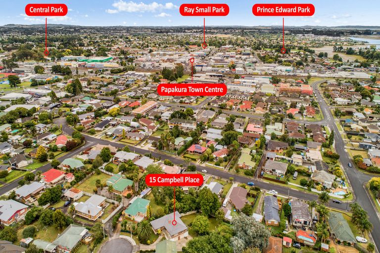 Photo of property in 15 Campbell Place, Papakura, 2110