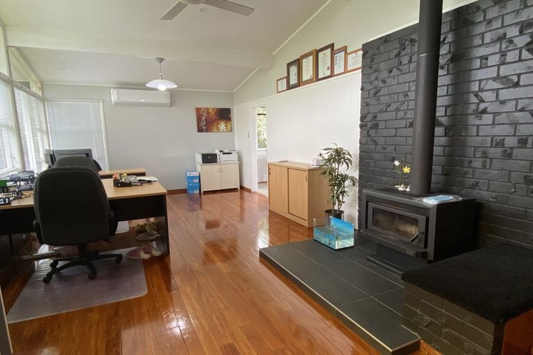 Photo of property in 33 Reelick Avenue, Pakuranga Heights, Auckland, 2010