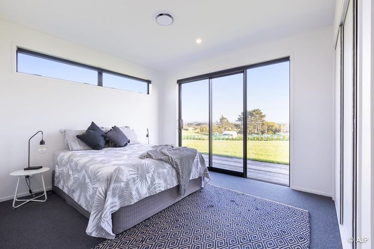 Photo of property in 15 Kotuku Road, Waiuku, 2682