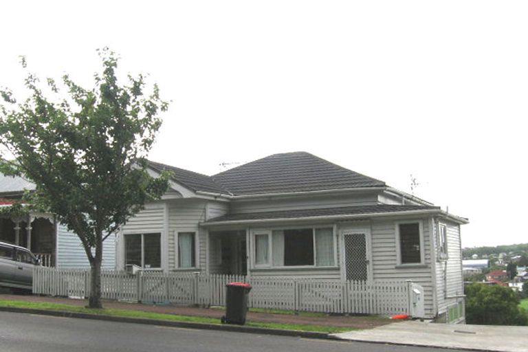 Photo of property in 42d West End Road, Herne Bay, Auckland, 1022