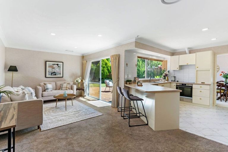 Photo of property in 10 Yarlside Place, Northpark, Auckland, 2013