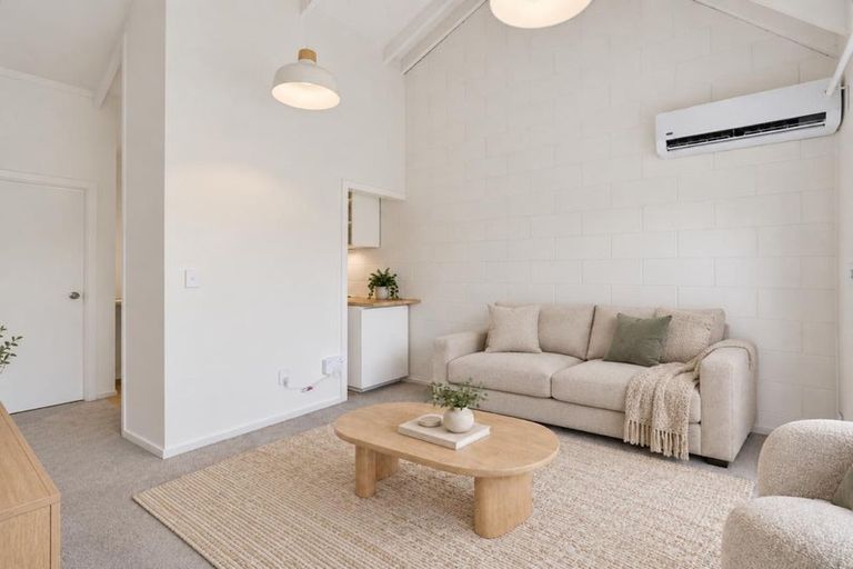Photo of property in 10 Fantail Court, Orewa, 0931