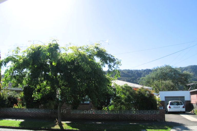 Photo of property in 17 Maher Street, Elderslea, Upper Hutt, 5018