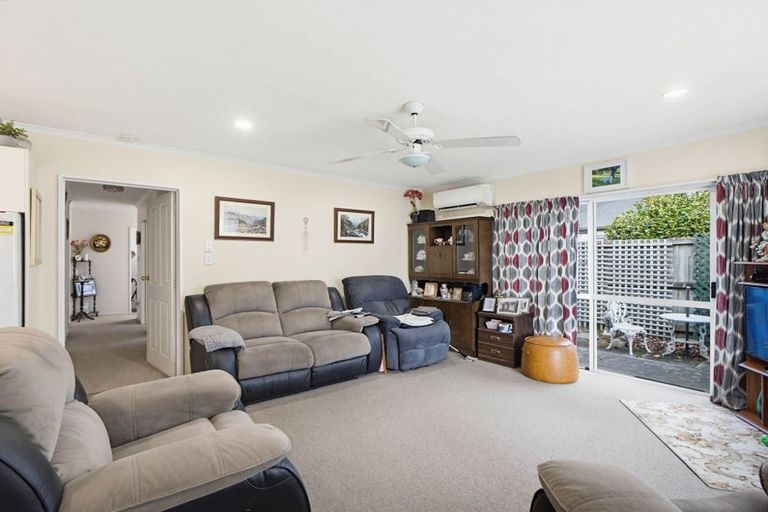 Photo of property in 15 Kingsbury Avenue, Rangiora, 7400