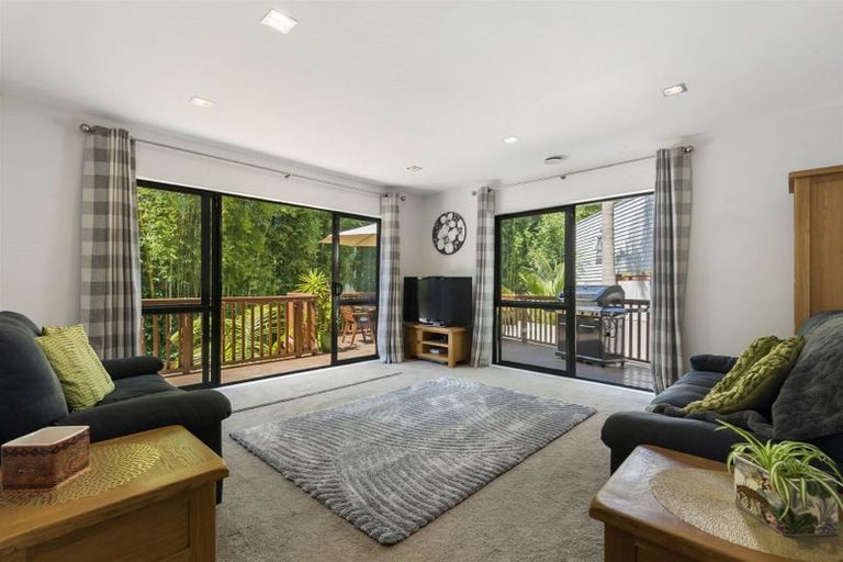 Photo of property in 16b Charmaine Road, Torbay, Auckland, 0630