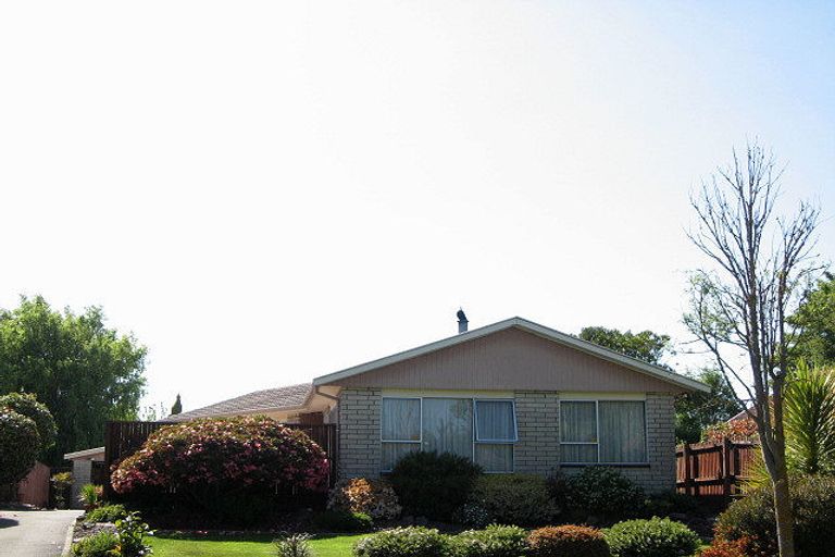 Photo of property in 24 Jenkins Avenue, Redwood, Christchurch, 8051