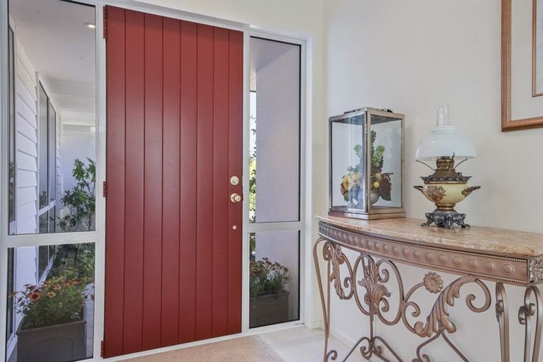 Photo of property in 72 Oakgrove Drive, Rangiora, 7400