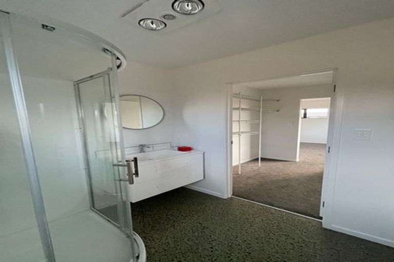 Photo of property in 12 Olney Court, One Tree Point, 0118