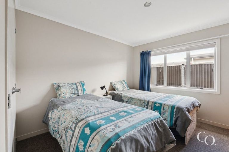 Photo of property in 31 Butterworth Crescent, Papamoa Beach, Papamoa, 3118