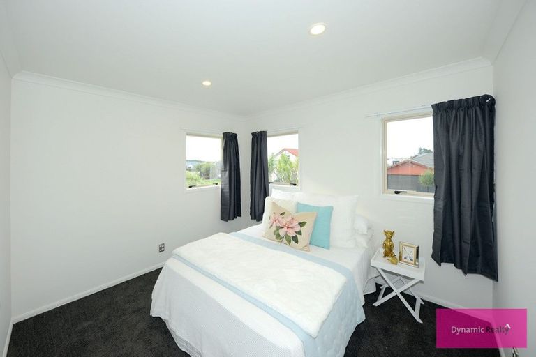 Photo of property in 20 Linkwater Way, Parklands, Christchurch, 8083