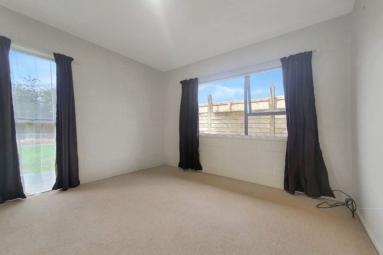 Photo of property in 130a Bruce Mclaren Road, Henderson, Auckland, 0612