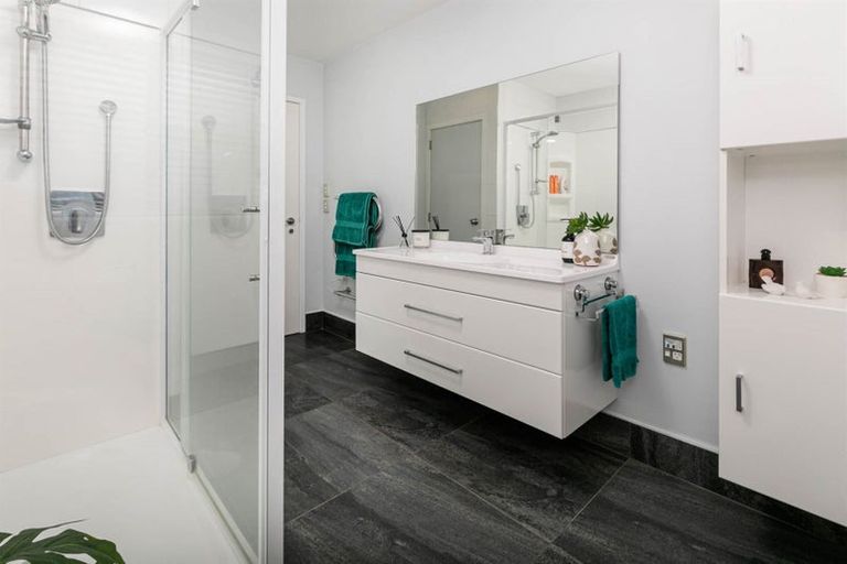 Photo of property in 59 Spence Road, Henderson, Auckland, 0612