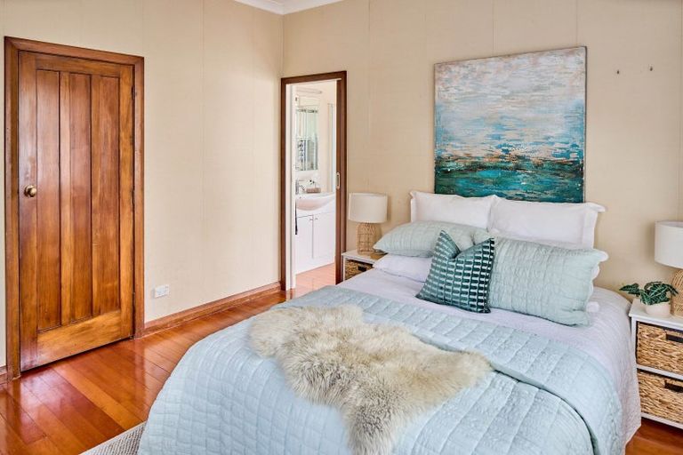 Photo of property in 10 Avon Street, Waterloo, Lower Hutt, 5011