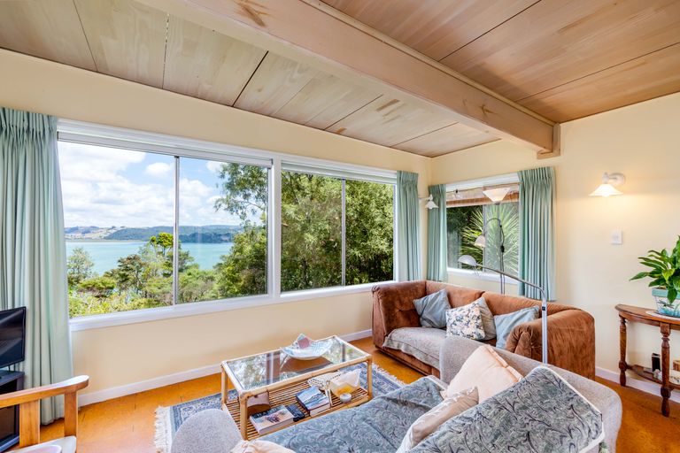 Photo of property in 484 Ridge Road, Mahurangi East, Warkworth, 0982