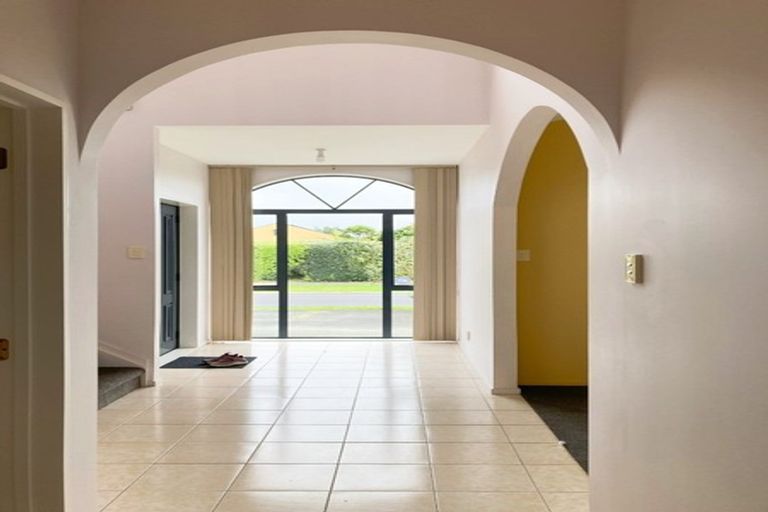 Photo of property in 18 Piriti Drive, Te Atatu Peninsula, Auckland, 0610