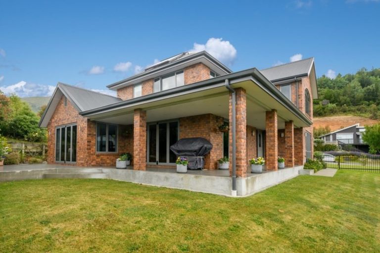 Photo of property in 5 Fantail Heights, Picton, 7220