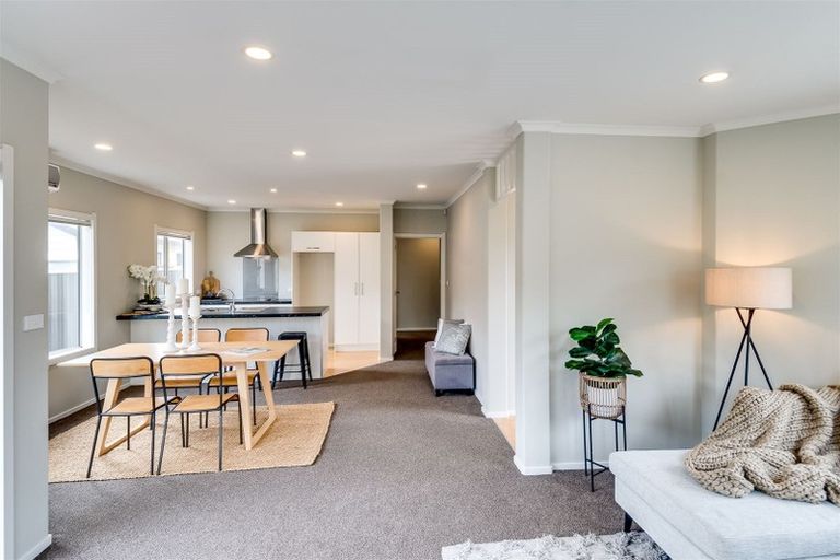 Photo of property in 2 Warwick Crescent, Taradale, Napier, 4112