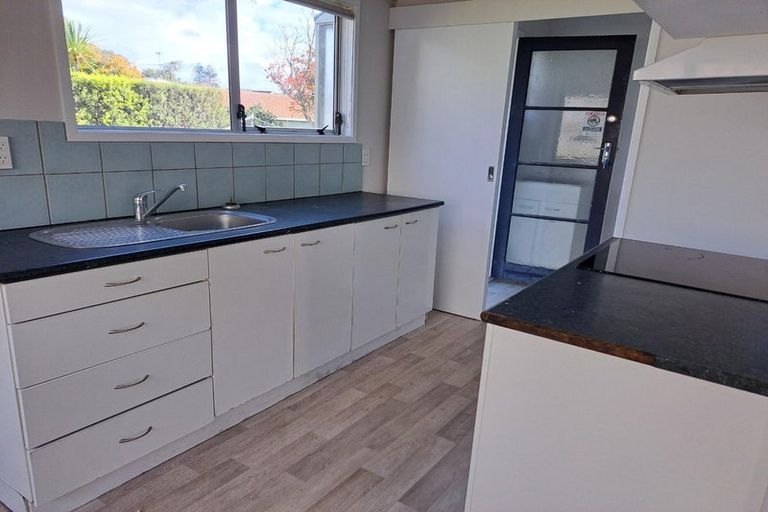 Photo of property in 2/15a Mcintyre Road, Mangere Bridge, Auckland, 2022