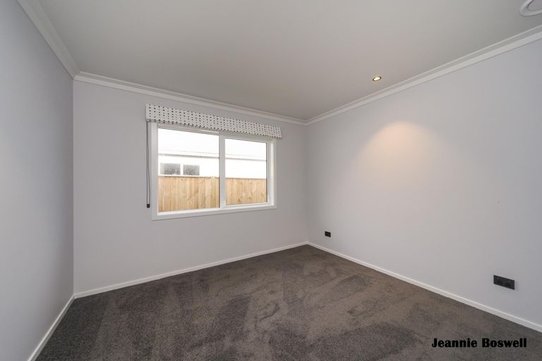 Photo of property in 17 Kowhai Street, Tokomaru, Palmerston North, 4474